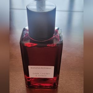 Banana Republic Dark Cherry & Amber 2.5 oz eau de parfum Unisex